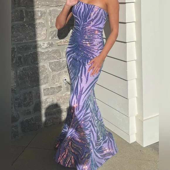 Jovani 05664 Only worn once. This dress fits from 00-2. 5'6 with medium heel. - Picture 3 of 3